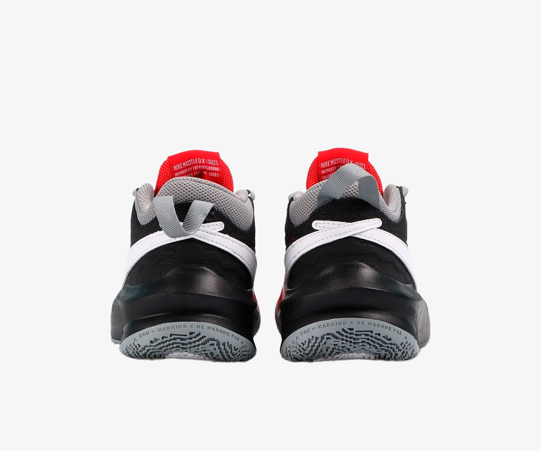 NIKE | TEAM HUSTLE D10 PARA NIÑO/A