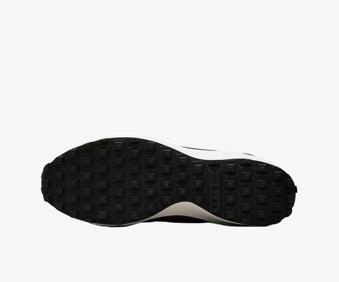 NIKE | WAFFLE DEBUT