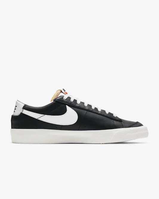 NIKE | BLAZER LOW '77.