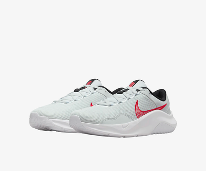 NIKE | LEGEND ESSENTIAL 3